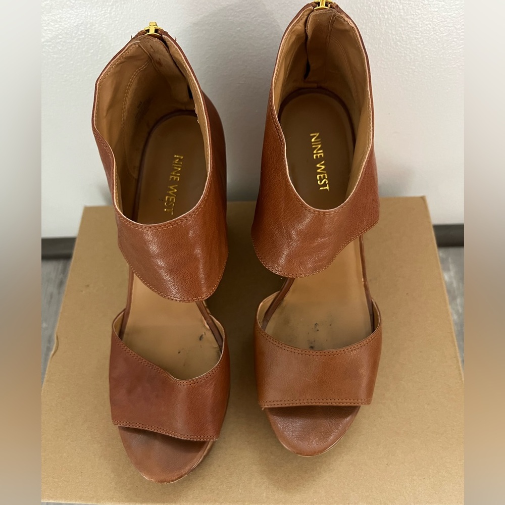 Used Nine West tan platform sandals size 9, tan, leather upper